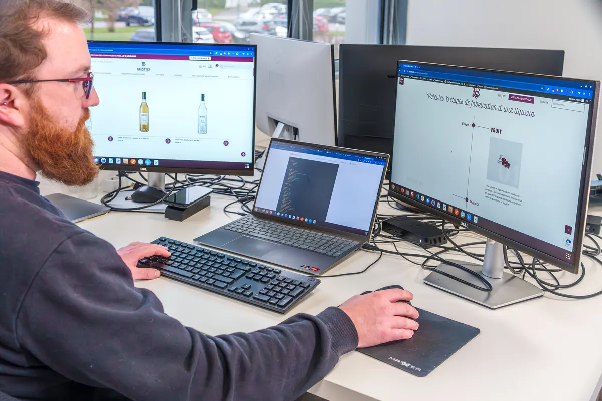 Intégration de contenu présentant des étapes de fabrication sur un site internet.